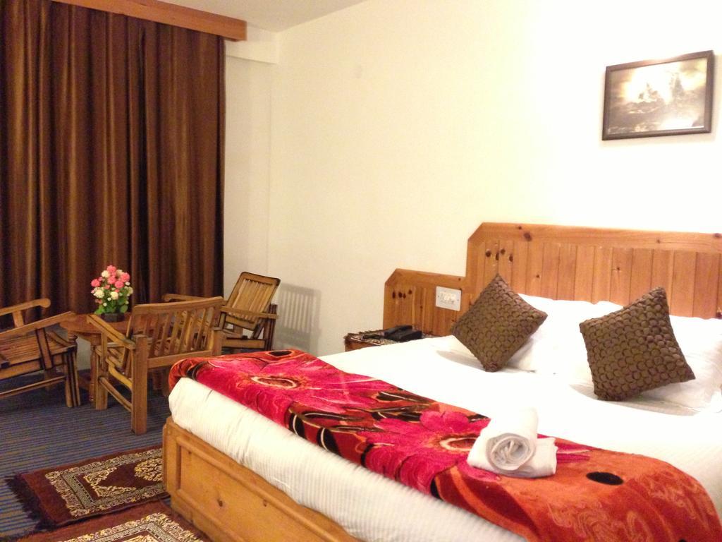 Akash Hills Hotel Manali (Himachal Pradesh) Ngoại thất bức ảnh