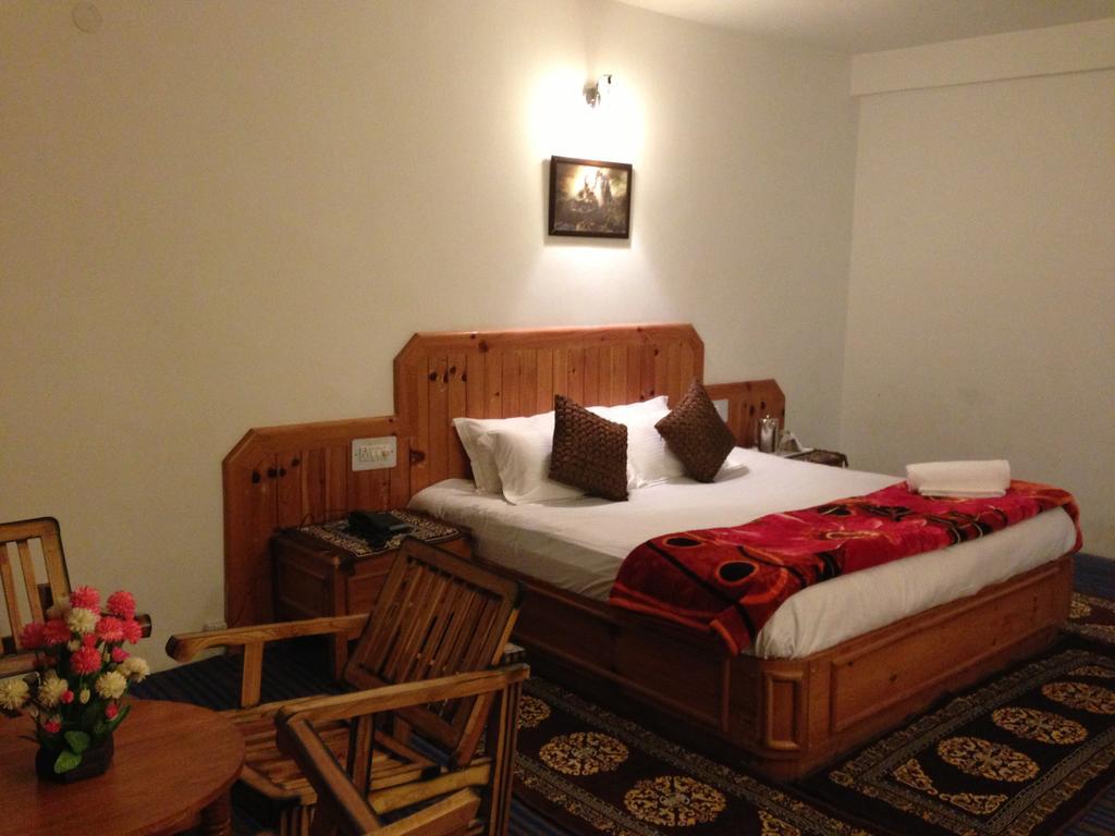 Akash Hills Hotel Manali (Himachal Pradesh) Ngoại thất bức ảnh