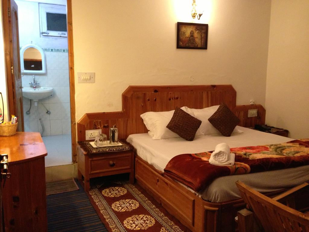 Akash Hills Hotel Manali (Himachal Pradesh) Ngoại thất bức ảnh