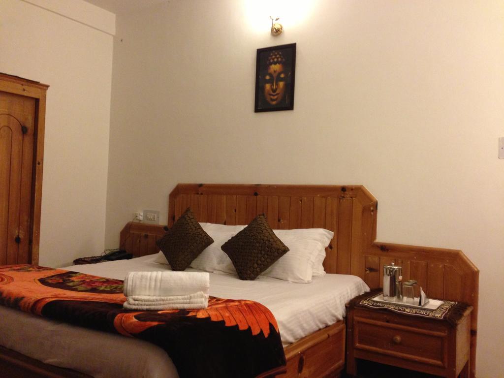 Akash Hills Hotel Manali (Himachal Pradesh) Ngoại thất bức ảnh