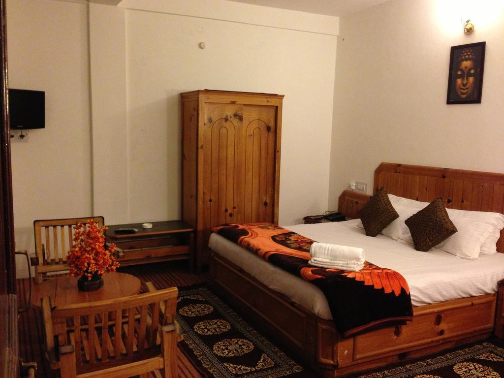 Akash Hills Hotel Manali (Himachal Pradesh) Ngoại thất bức ảnh
