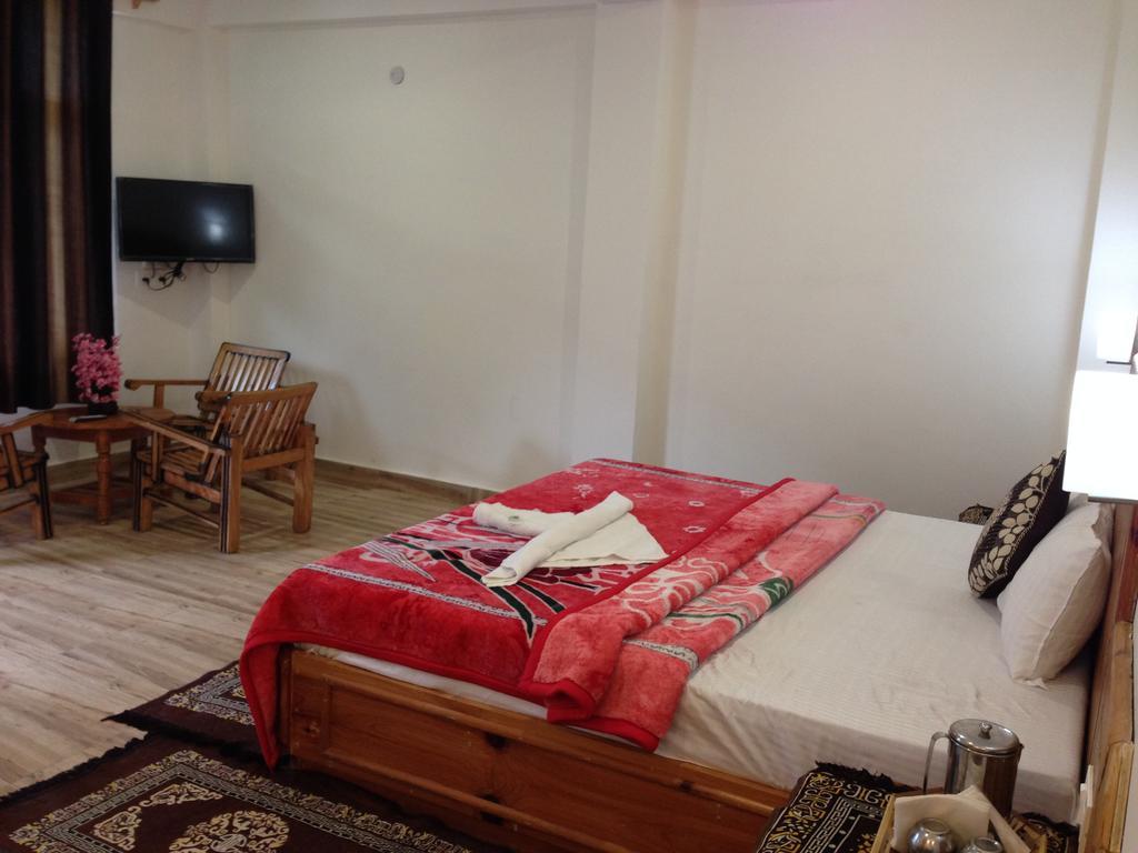 Akash Hills Hotel Manali (Himachal Pradesh) Ngoại thất bức ảnh