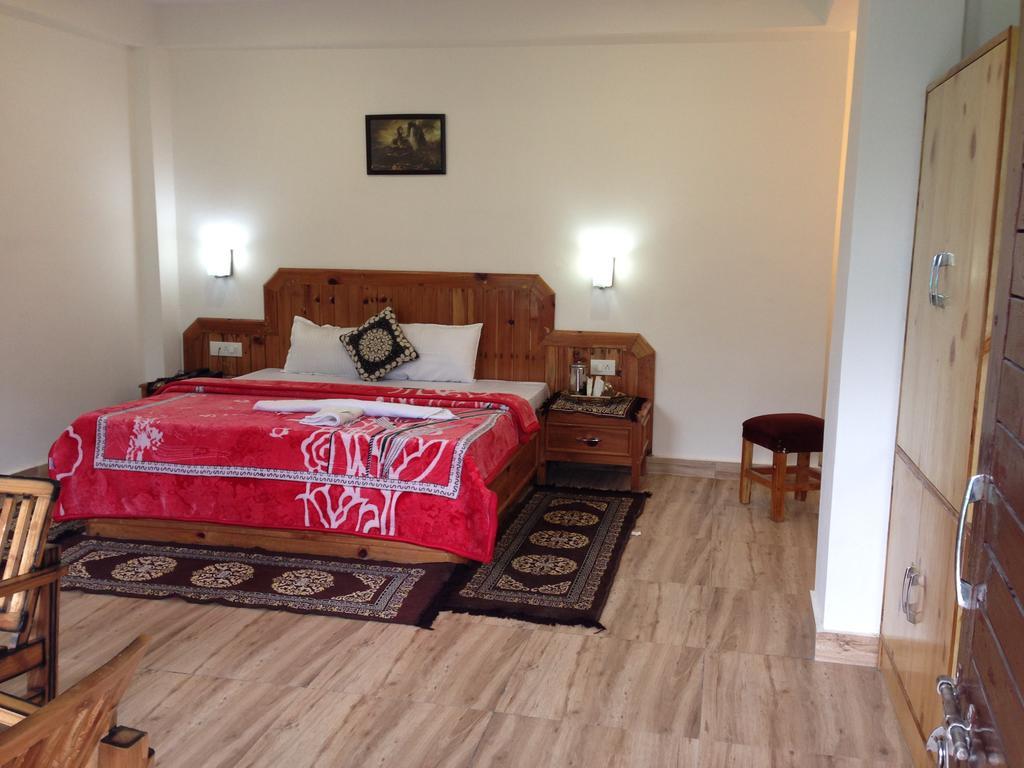 Akash Hills Hotel Manali (Himachal Pradesh) Ngoại thất bức ảnh