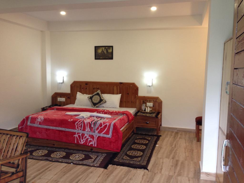 Akash Hills Hotel Manali (Himachal Pradesh) Ngoại thất bức ảnh